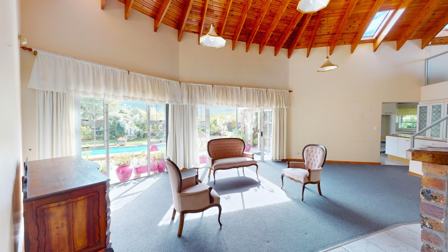 3 Bedroom Property for Sale in Heuningkloof Western Cape
